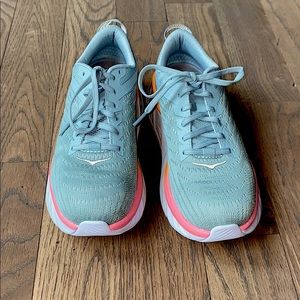 Women’s Hoka Arahi 4 size 8 running shoe, NEW!